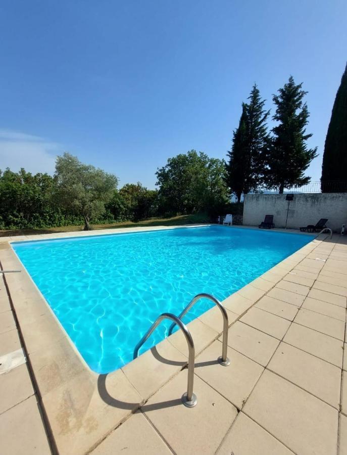 Logement D'Exception Pres Du Colorado Provencal Dans Une Residence Au Calme Avec Piscine Offrant Une Vue Imprenable Sur Le Luberon Depuis Sa Terrasse Viens Exterior foto