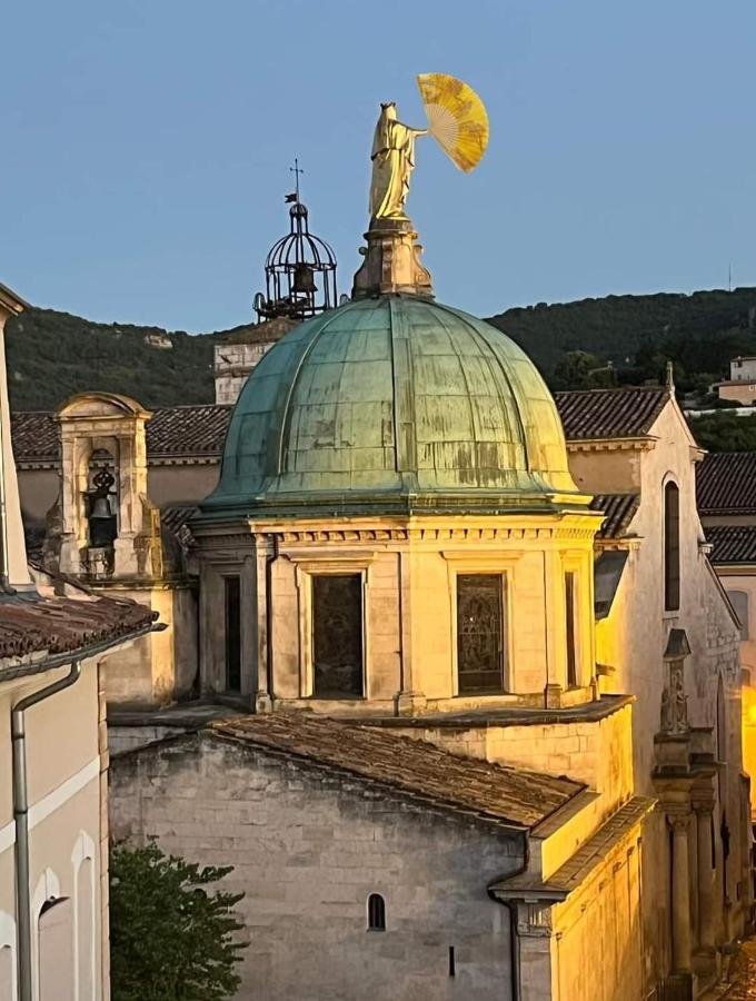 Logement D'Exception Pres Du Colorado Provencal Dans Une Residence Au Calme Avec Piscine Offrant Une Vue Imprenable Sur Le Luberon Depuis Sa Terrasse Viens Exterior foto